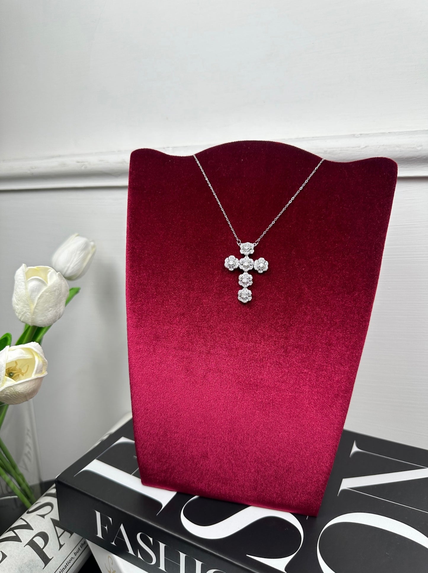 Collana croce con rose