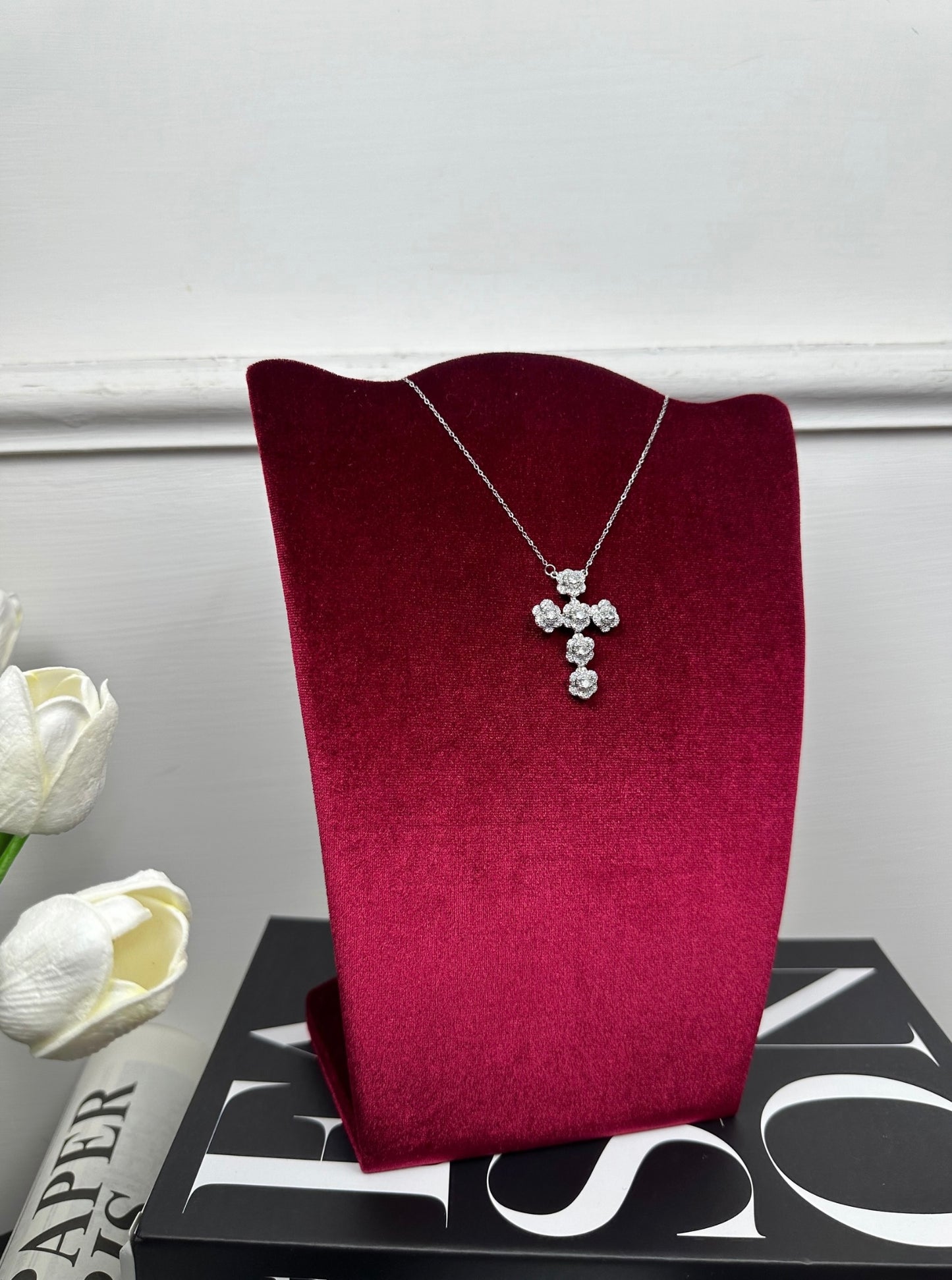 Collana croce con rose