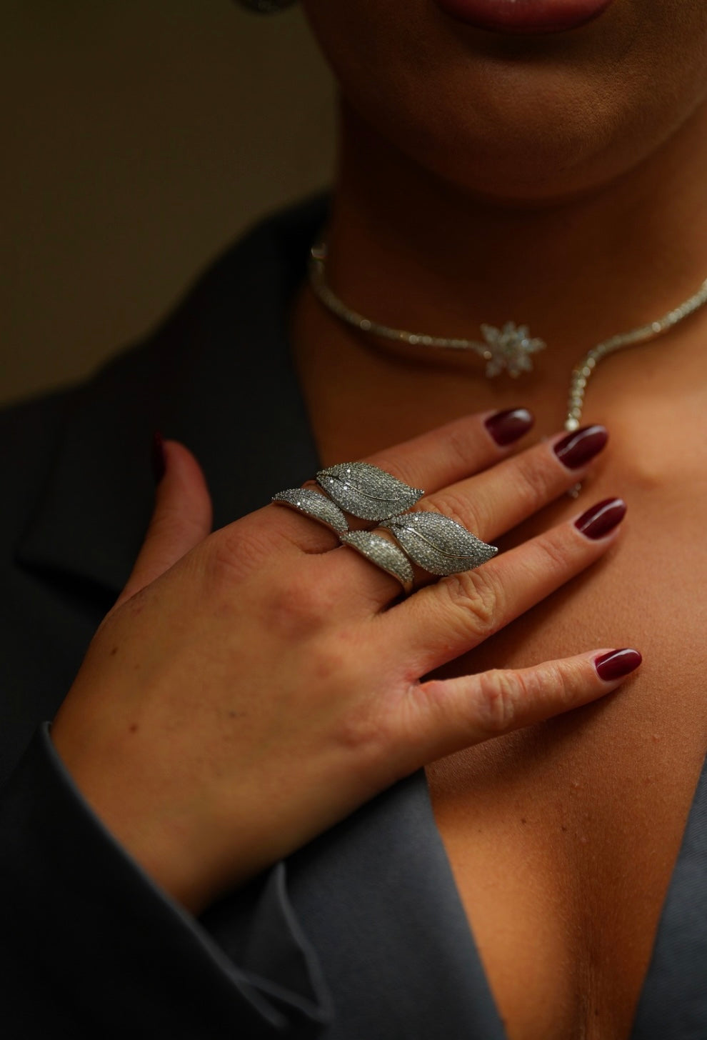 Anello doppia foglia