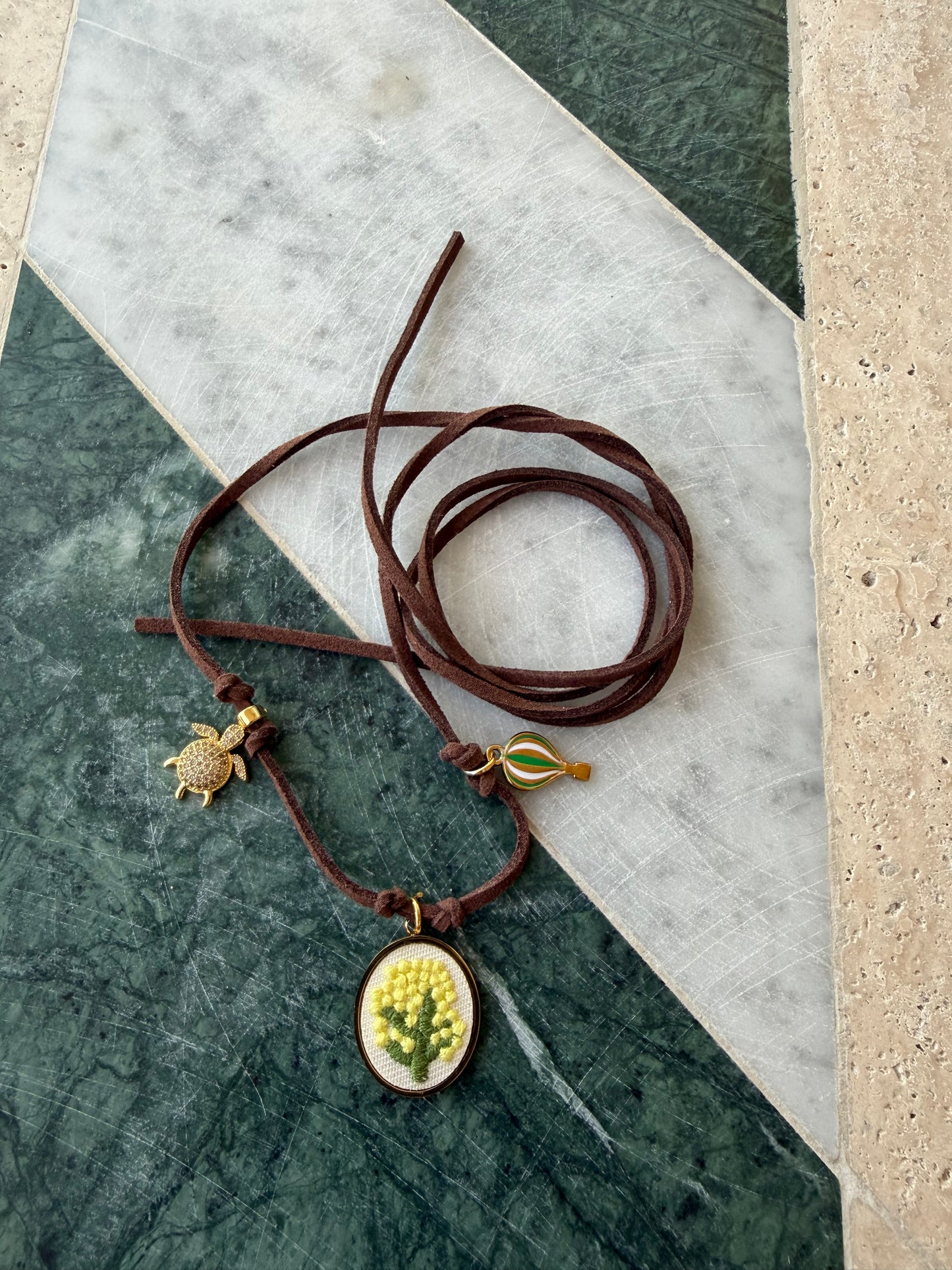 Collana brown lace