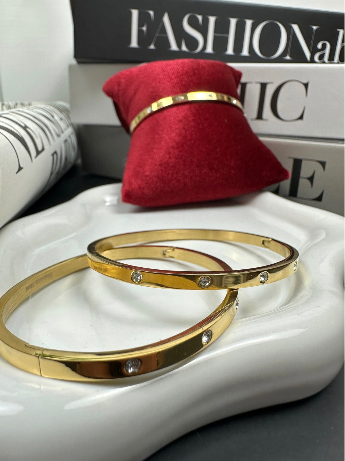 Bracciale manetta rigida con brillantini