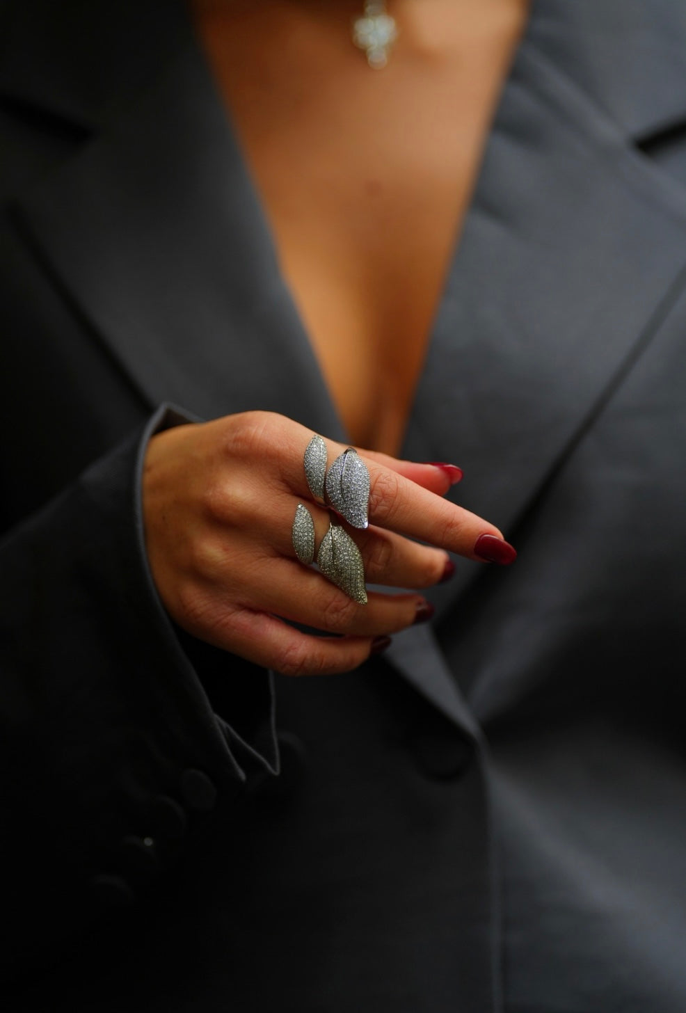 Anello doppia foglia