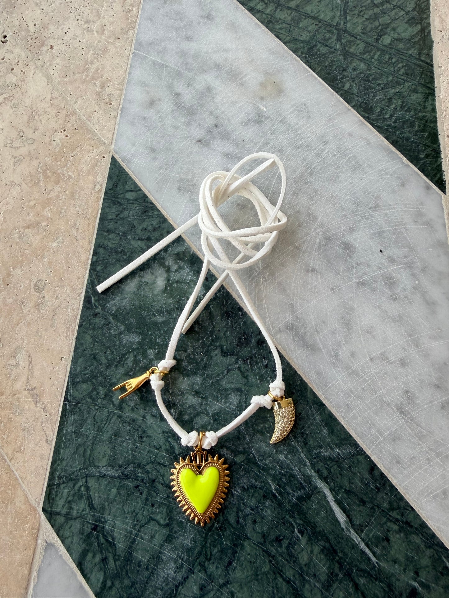 Collana white lace heart
