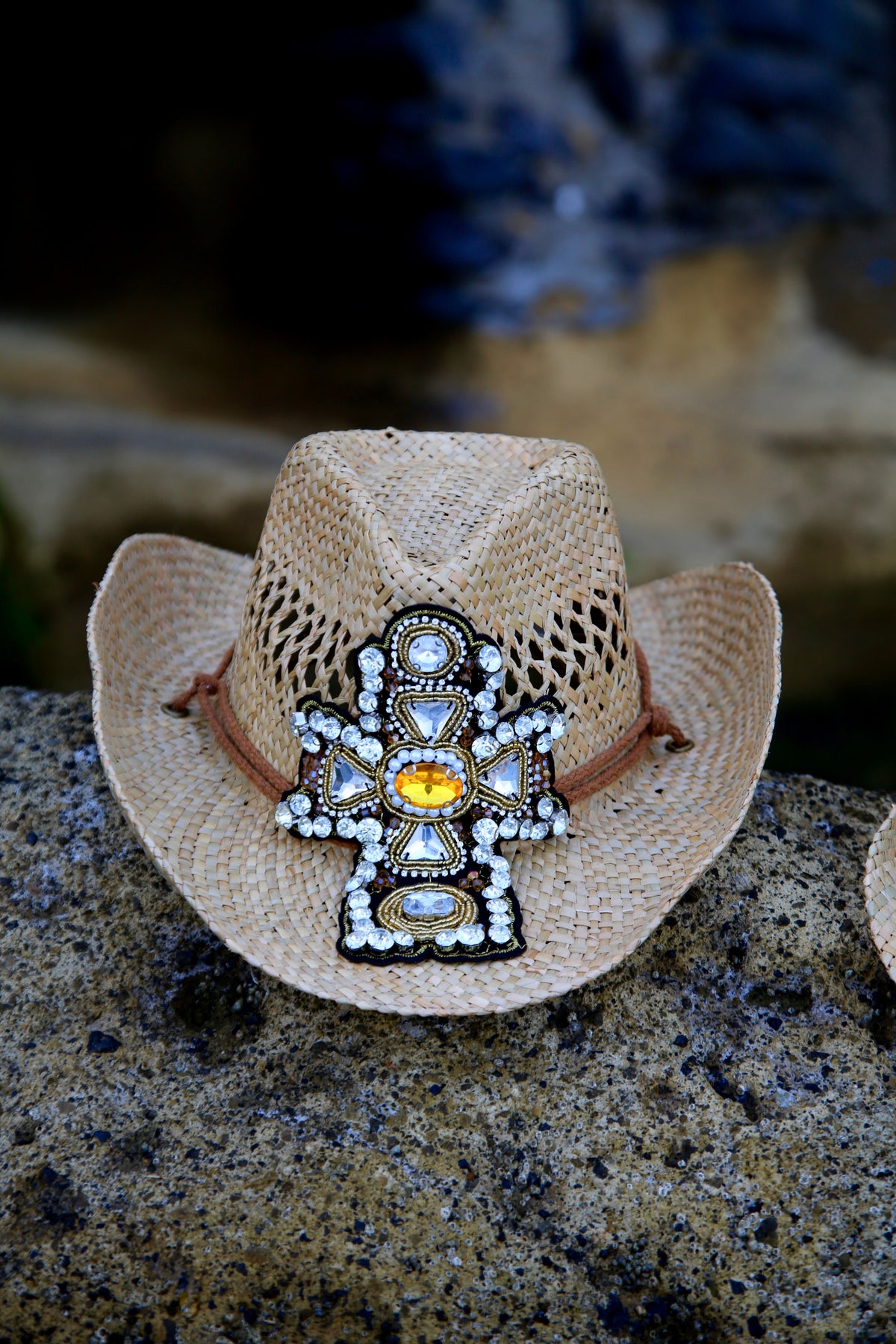 Cappello Holy Cross