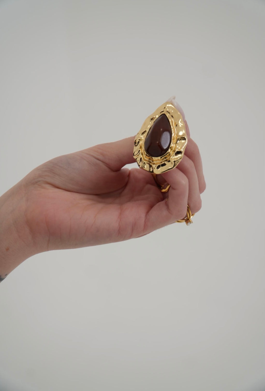 Orecchini oro dark